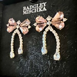 🎀 Badgley Mischka 🎀 Teardrop Bow Blush Earrings
